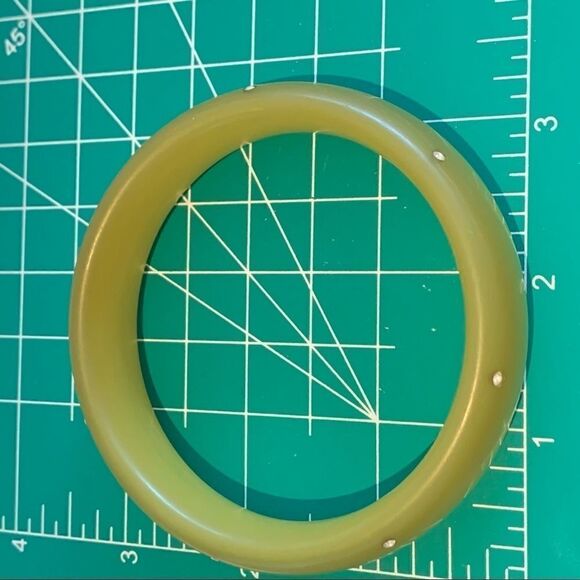 Vtg moon glow gold green lucite bangle bracelet - Picture 3 of 7